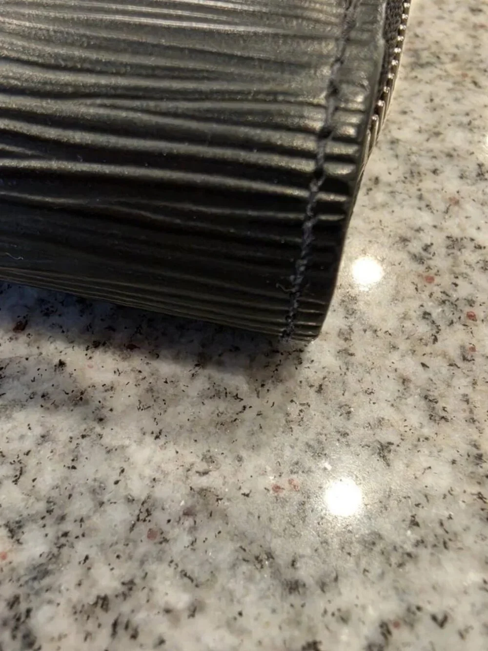 Authentic Louis Vuitton Zippy Wallet in Black Epi Leather